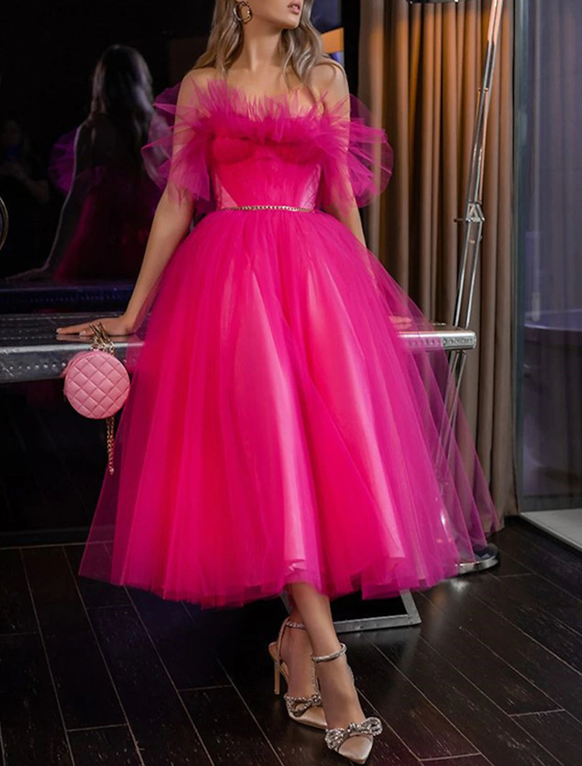 Abito da sera a trapezio, elegante, da invitare a nozze, lunghezza tè, senza maniche, senza spalline, in tulle con pieghe